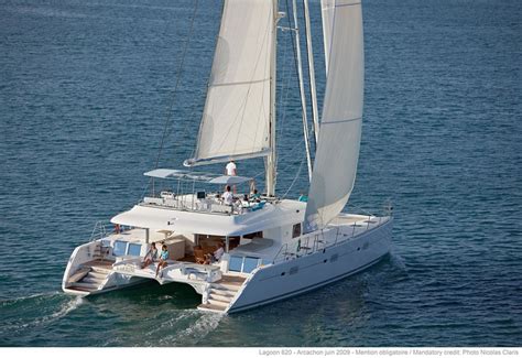 Maldives Deluxe Catamaran Cruise - IntersailClub