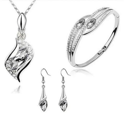 Ensemble De Colliers Et Boucles D Oreilles En Cristal Autrichien