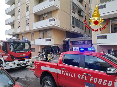 Messina Incendio Divampa Allinterno Di Un Appartamento Intervengono