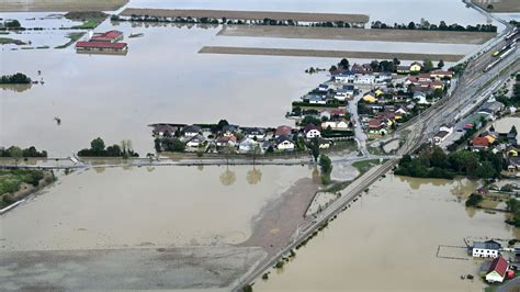 Hochwasser Verursachte Milliarden Euro Schaden Oe At