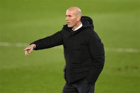 Manchester United Relance Zinedine Zidane