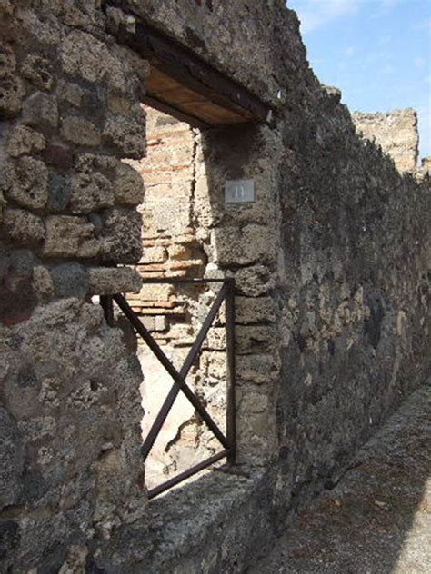 Vii Pompeii September Entrance Doorway Leading To Garden