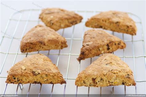 Cinnamon Currant Scottish Oat Scones Recipe