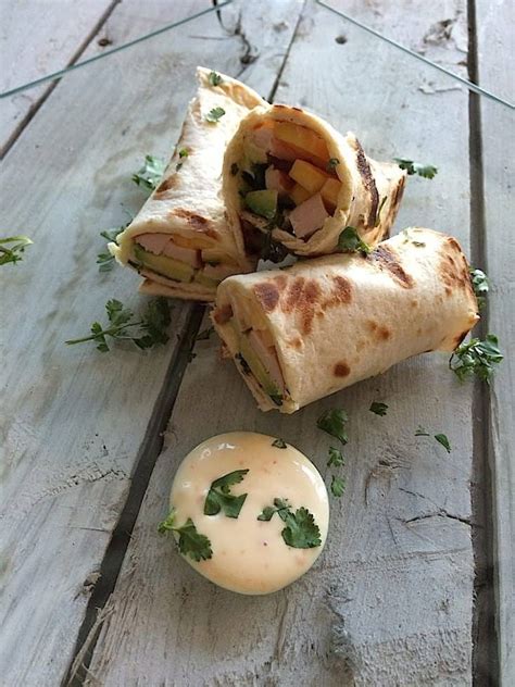 Wraps Met Gerookte Kip Mango En Avocado Francesca Kookt