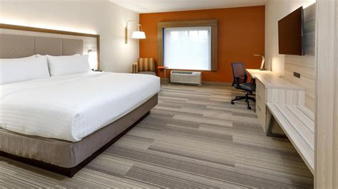 Holiday Inn Express & Suites Sturbridge from $101. Sturbridge Hotel ...