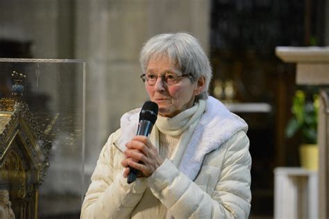 S Ur Bernadette Miracul E De Lourdes Va T Moigner L Glise De Saint