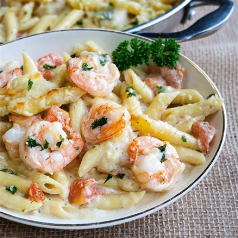 Easy Garlic Shrimp Alfredo Bake A Quick Cheesy Pasta Dinner