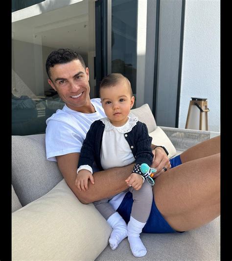 Foto Cristiano Ronaldo Pai De Cinco Filhos Sendo Dois Do Casamento