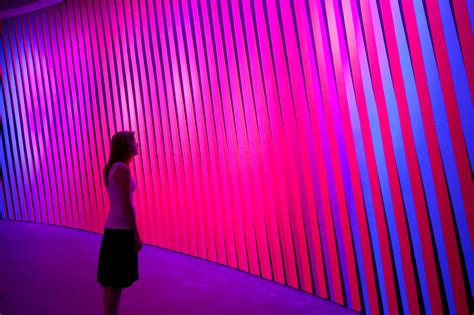 Color-changing wall graphic - Verena Michelitsch