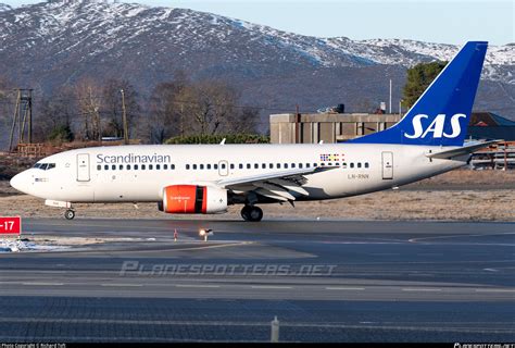 LN RNN SAS Scandinavian Airlines Boeing 737 783 Photo By Richard Toft