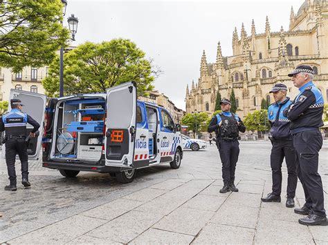 La Policía Local incorpora una nueva furgoneta de atestados y alcanza