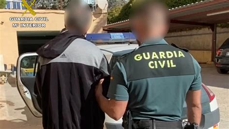 Un Guardia Civil Fuera De Servicio Detiene En Cieza A Su Vecino Por Violencia De Género Onda