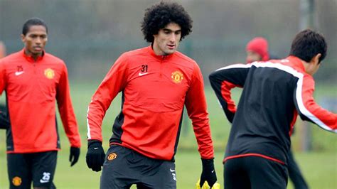 Jalani Operasi Fellaini Absen Enam Pekan Bola Liputan