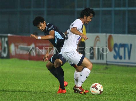 Persela Lawan Mitra Kukar Antara Foto