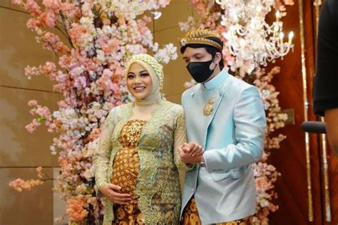 10 Potret Acara Tujuh Bulanan Aurel Hermansyah