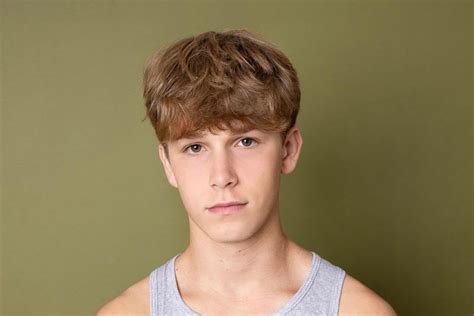 Muere El Joven Actor De Baby Driver Hudson Meek Al Caer De Un