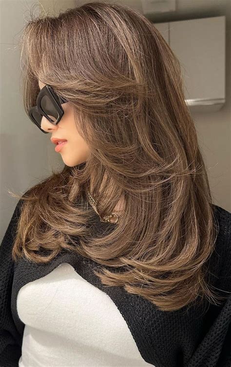 50 Chic And Versatile Medium Layered Haircut Ideas Foggy Light Beige