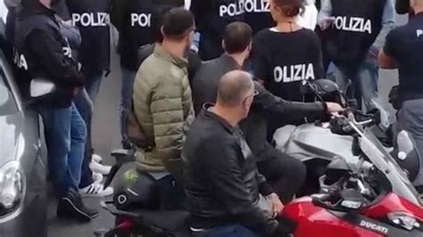 Nuovo Blitz Interforze A Napoli In Campo Uomini Nanopress