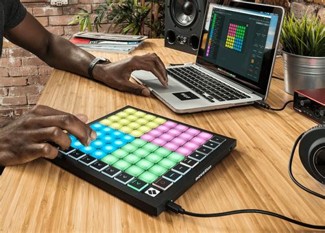 NOVATION LAUNCHPAD X CONTROLADOR MIDI ABLETON LIVE Tiendaudio