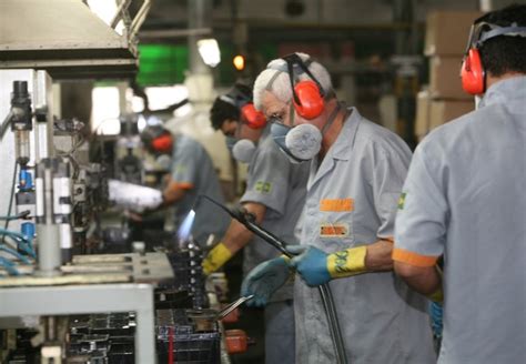 Ind Stria Do Brasil Tem Maior Expans O Em Quase Anos Mostra Pmi