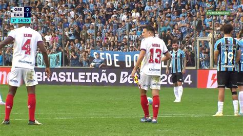 Vídeo Aos 14 min do 2º tempo cobrança de falta bloqueada de Nathan