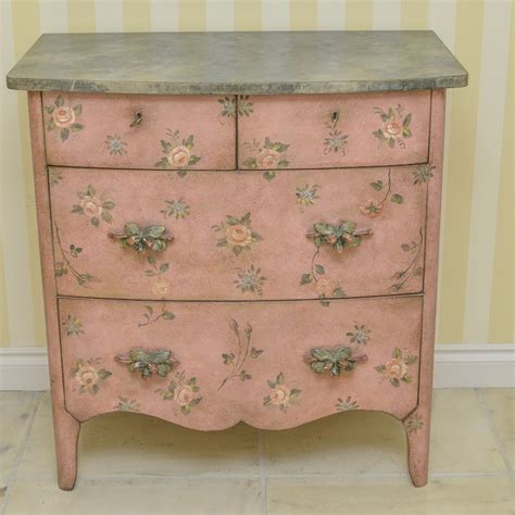 Hand Painted Chest of Drawers | EBTH