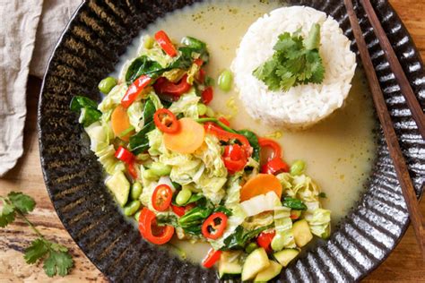 Gr Nes Thai Curry Mit Gem Se Rezept Elle Republic