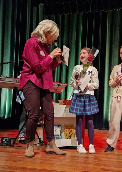 Lena Voorleeskampioen Zuid Holland De Nationale Voorleeswedstrijd