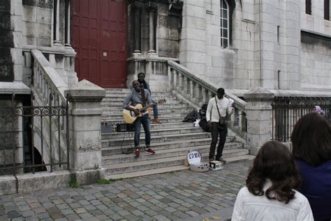 Street Performers in Montmartre | Smithsonian Photo Contest ...