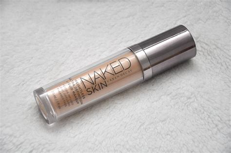 Fond de teint Naked Skin d Urban Decay Réglisse Myrtilles