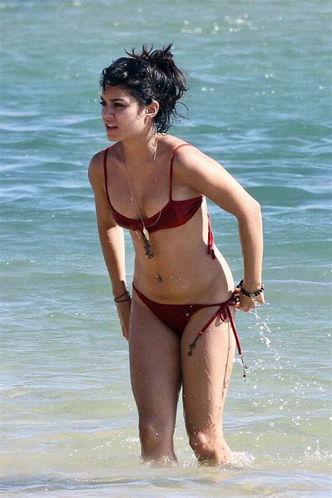 Vanessa Hudgens Surf Remo Bikini Y Amor En Hawai Galeria