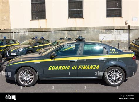 police des finances italienne banque de photographies  dimages