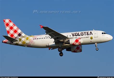 Ec Muu Volotea Airlines Airbus A Photo By David Bracci Id