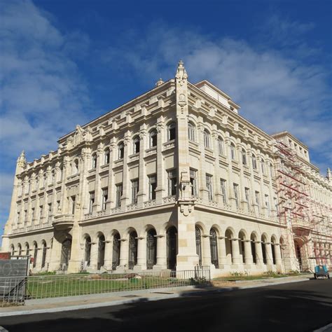 Adventures in PEI and Beyond!: Museo de la Revolucion, Old Havana, Cuba