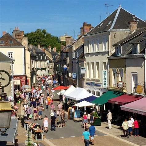 Vide Grenier Braderie Des Commer Ants Juin Bell Me