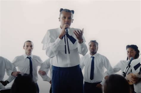 VidÉo Stromae Lartiste Belge Dévoile Par Surprise Son Nouveau