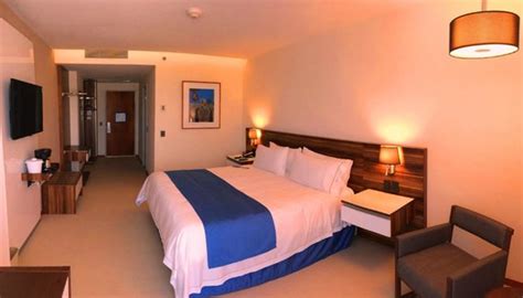 Holiday Inn Express Puerto Vallarta - Hotel Reviews, Deals - Puerto ...