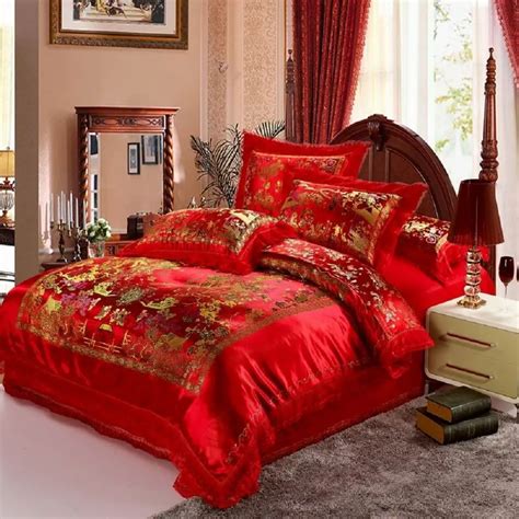 Luxurious Traditional Chinese Style Wedding Bedding Sets Red Embroidery