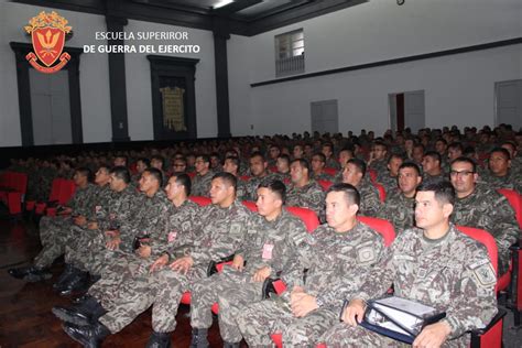 CONFERENCIA EN LA ESCUELA SUPERIOR DE GUERRA DEL EJÉRCITO DE PERÚ