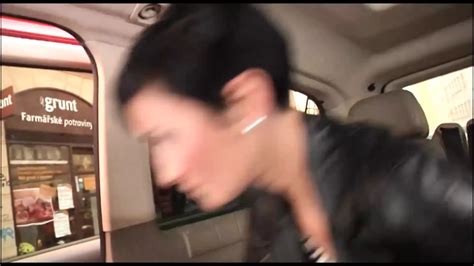 Morena Milf Bateu Na Traseira De Um Carro Em Movimento Xhamster