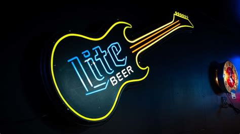 Miller Lite Beer Neon Guitar Sign G415 The Eddie Vannoy Collection 2020