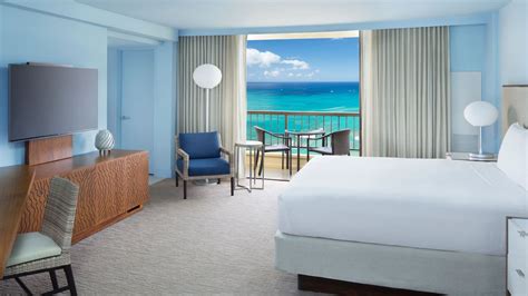 Waikiki Ocean View Suites with Balconies | Hyatt Regency Waikiki