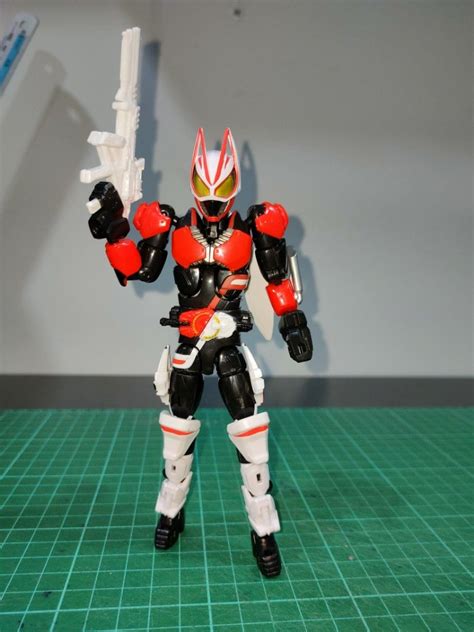 Bandai Revolve Change Figure Kamen Rider Geats Magnum Boost Set