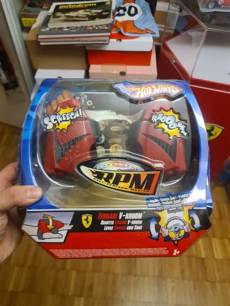 Ferrari V Rroom Handschuhe Neuwertig Hot Wheels Gebraucht In Wetzikon Zh F R Chf Mit