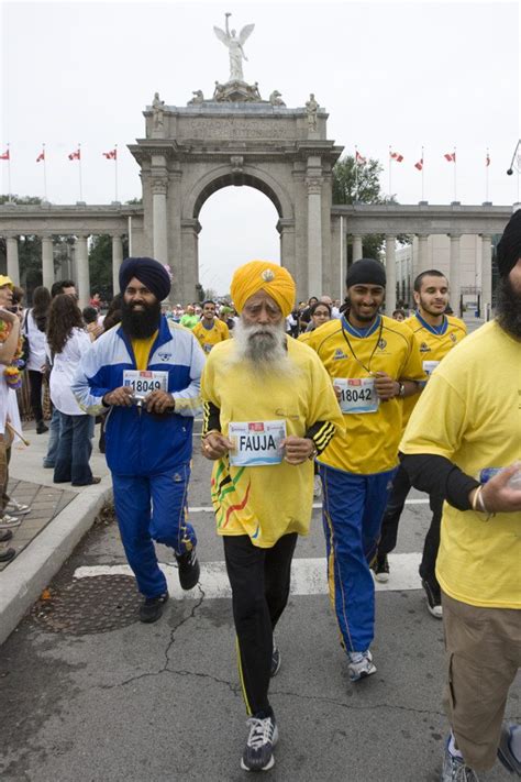 The Story Behind Fauja Singh Keeps Going Canadian Running Magazine