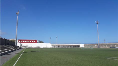 El Cabildo mejora la instalación eléctrica del campo de fútbol Los