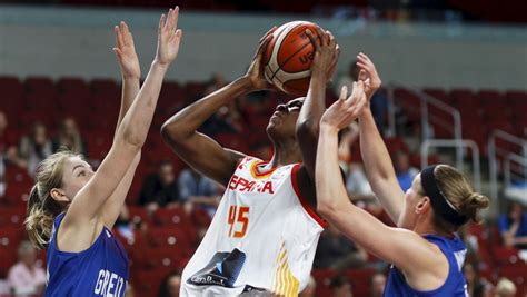 La defensa sostiene a España en el Europeo femenino de baloncesto ante