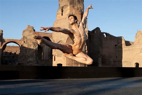 Roberto Bolle and Friends torna alle Terme di Caracalla ed è sold out