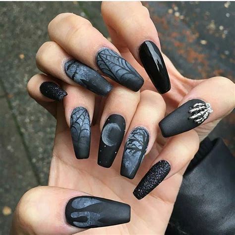 These 40 Halloween Nail Art Ideas Are Like Work Appropriate Halloween