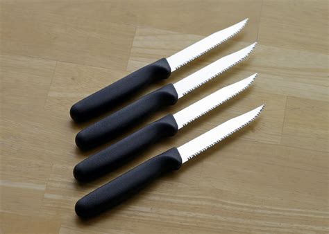 A Step By Step Guide On How To Sharpen Serrated Steak Knives